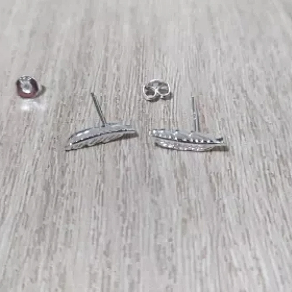 New‎ S925 Feather Stud Earrings